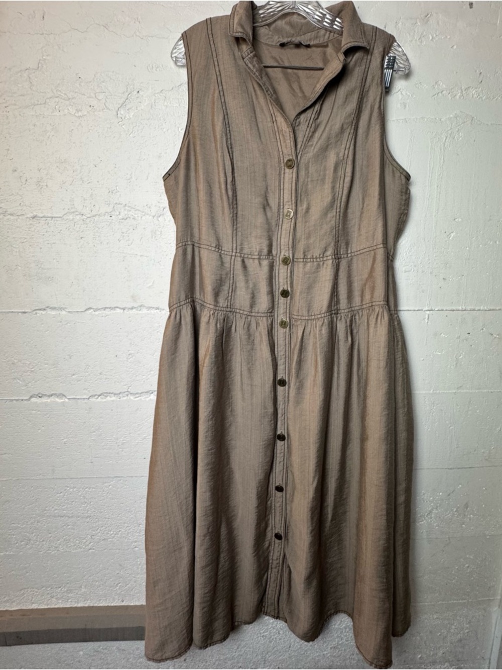 Karl Lagerfeld Taupe Sleeveless Collared Button-Front Midi Dress‎ - Picture 2 of 11